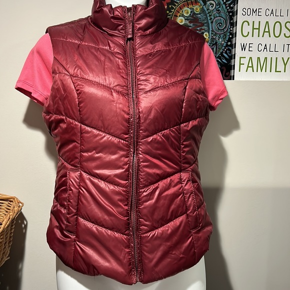 Zip Up Aeropostale Puffy Vest Cranberry Color - Picture 4 of 14